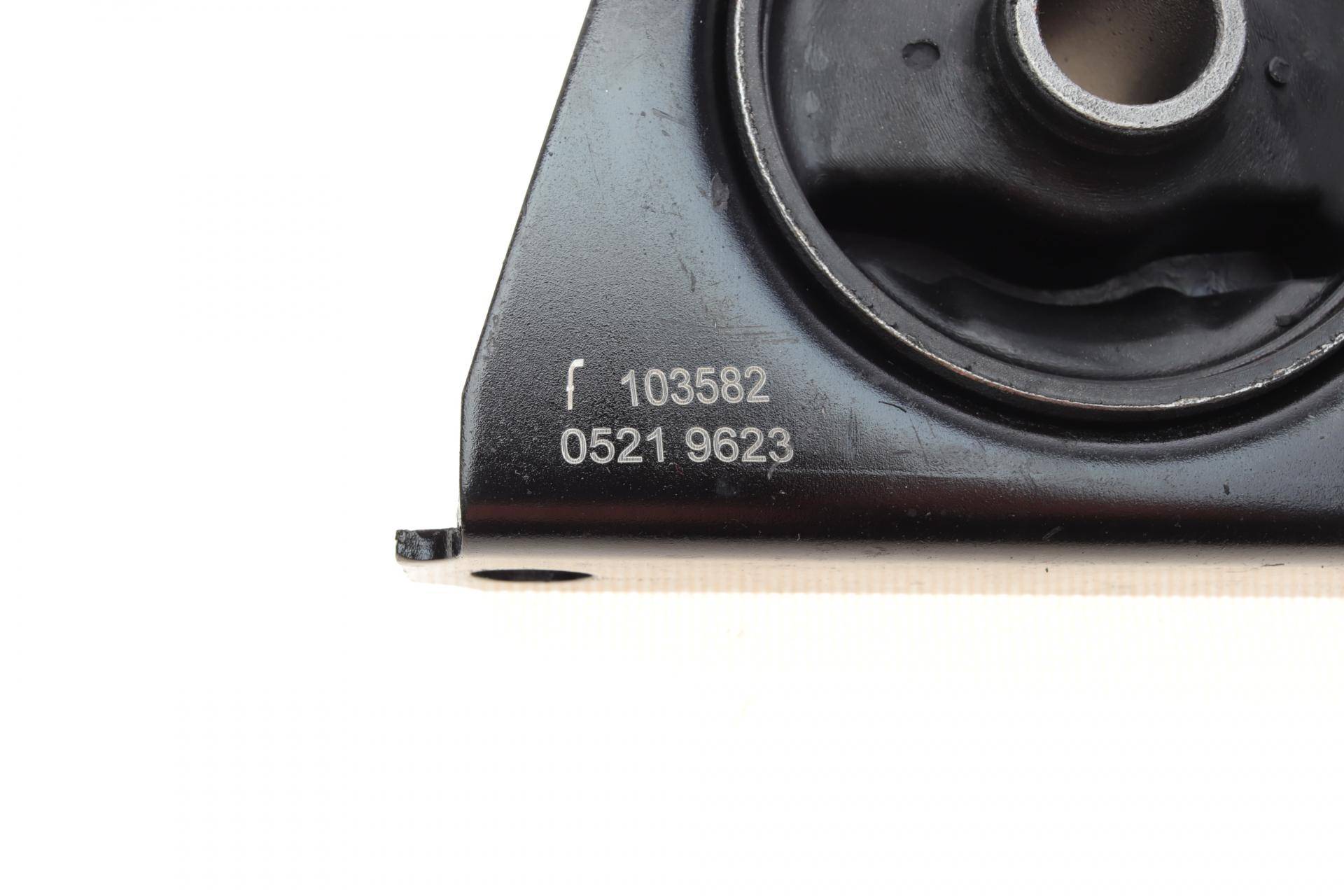 Подушка двигуна (L) Mitsubishi Outlander 2.0-2.4 03-10