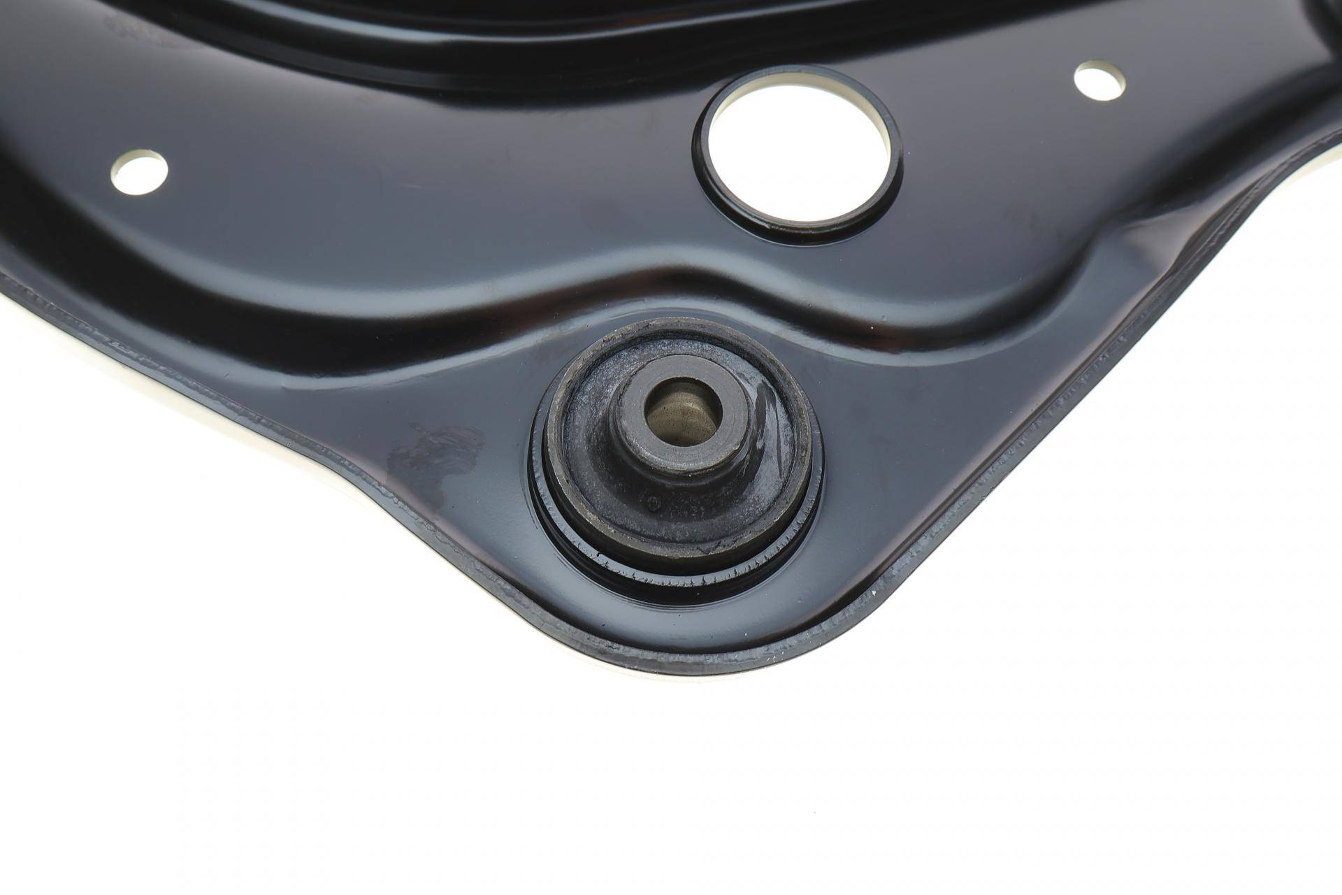 Важіль підвіски (передній/знизу) (L) Nissan Qashqai II/Renault Kadjar 13-