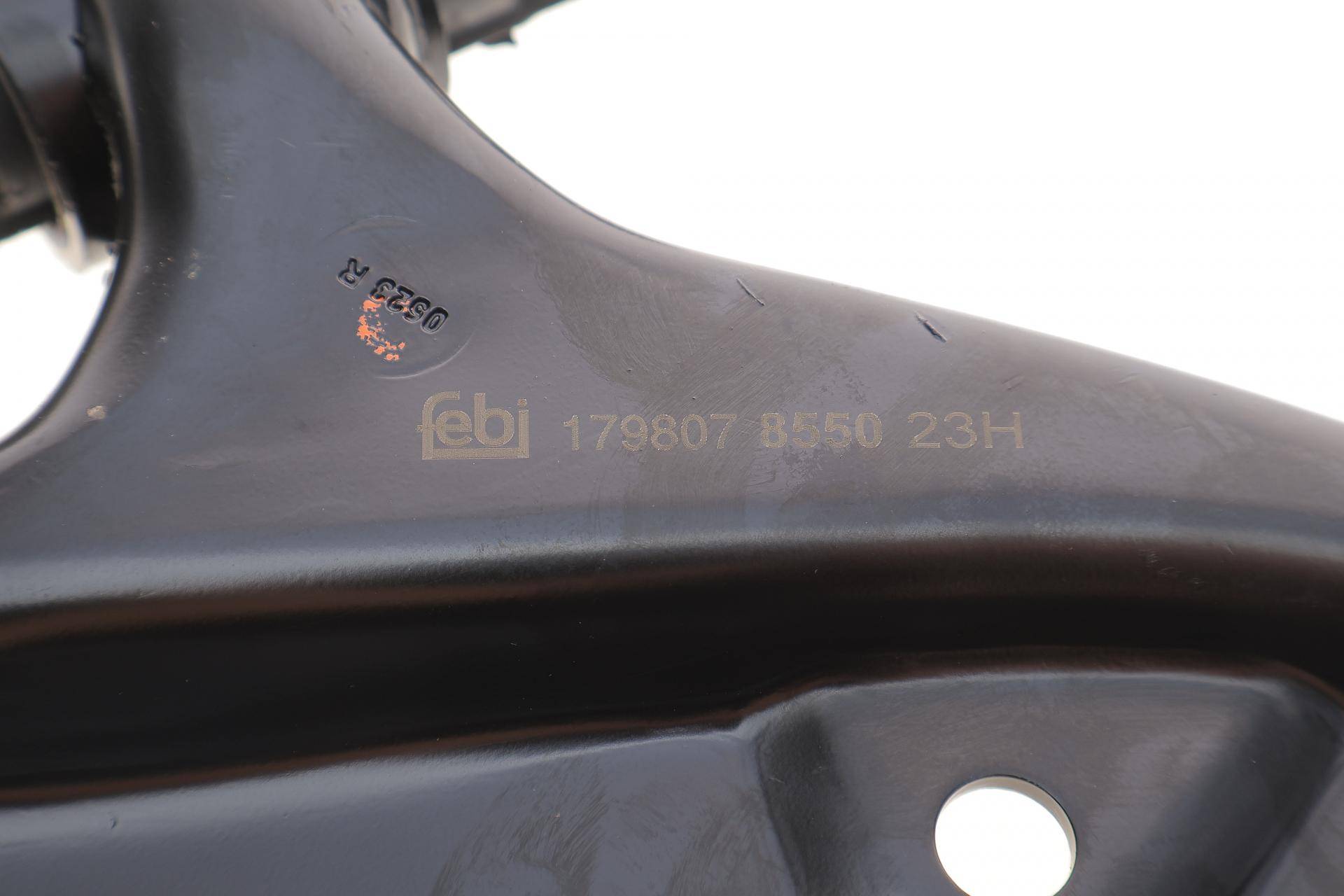 Важіль підвіски (передній) (R)  Nissan Rogue 07-/X-Trail 14-