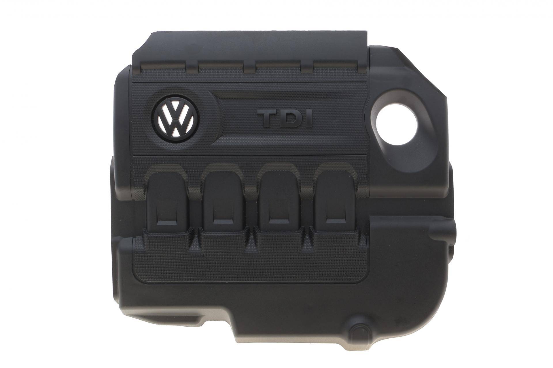 Кришка двигуна VW Passat B8 2.0 TDI 14-