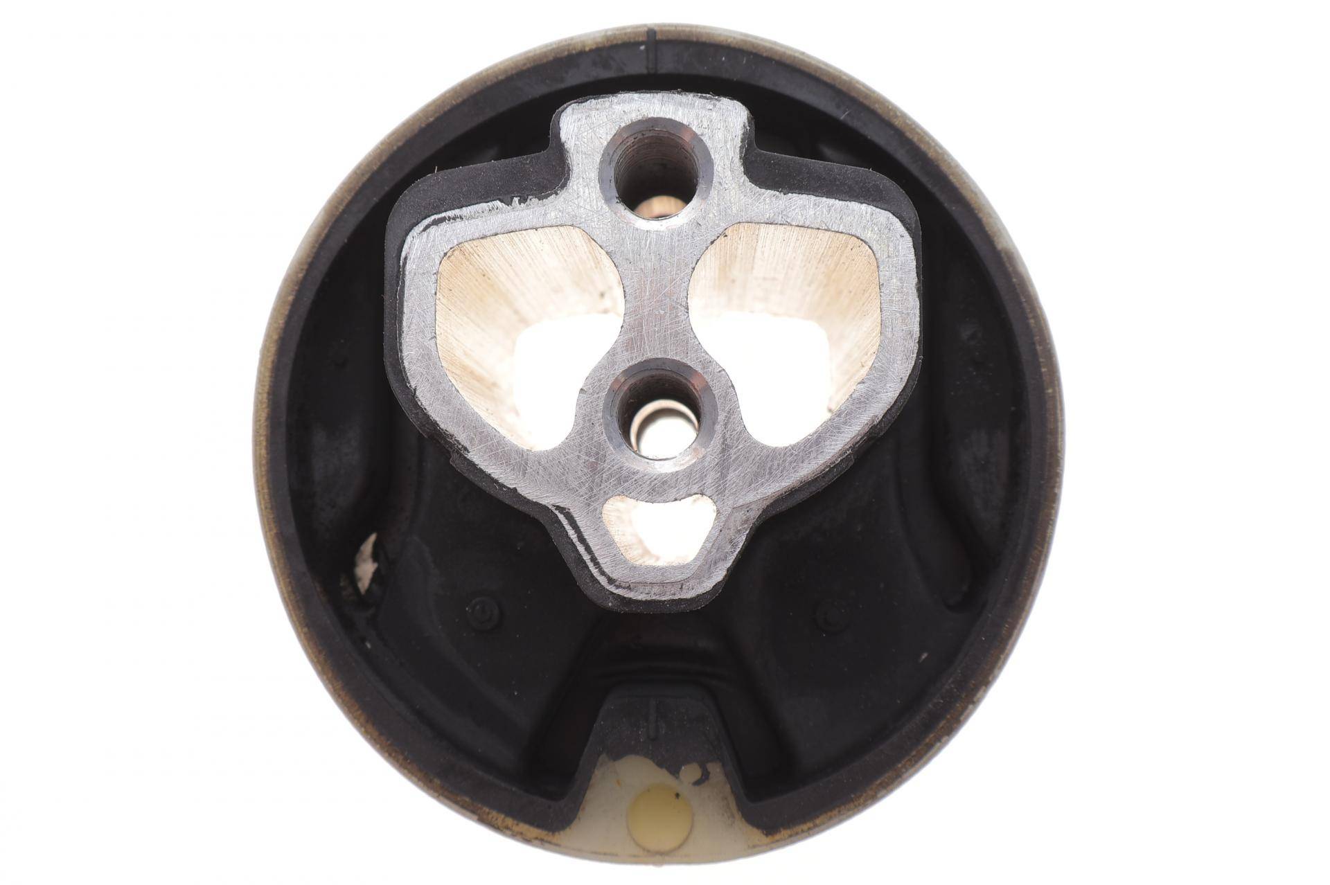 Подушка АКПП Audi Q7/VW Touareg 03-10