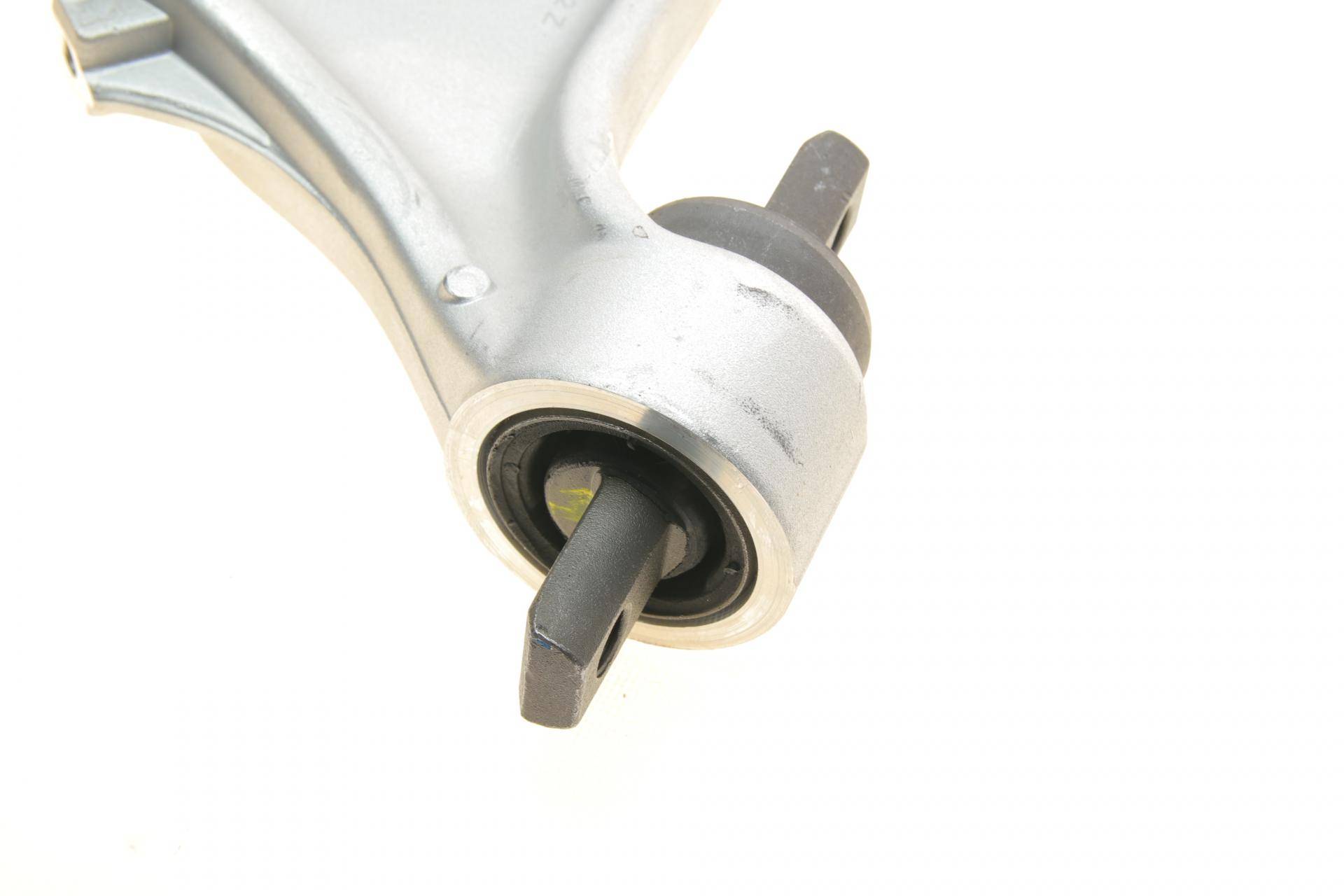 Важіль підвіски (передній) (R) Volvo S60/V70 99-10