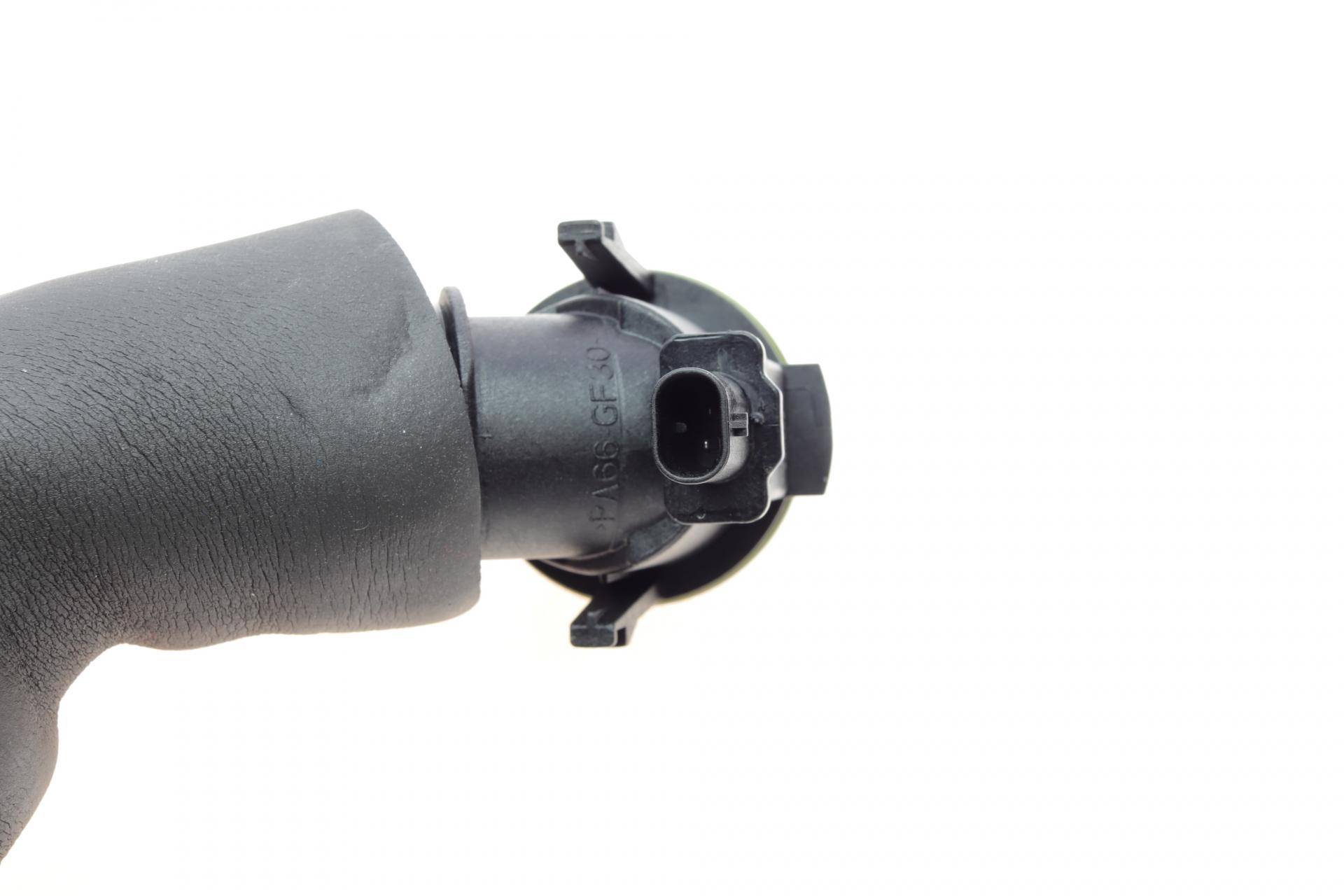 Патрубок вентиляції картера BMW 3 (F30/F80) 5 (F10) 11-18