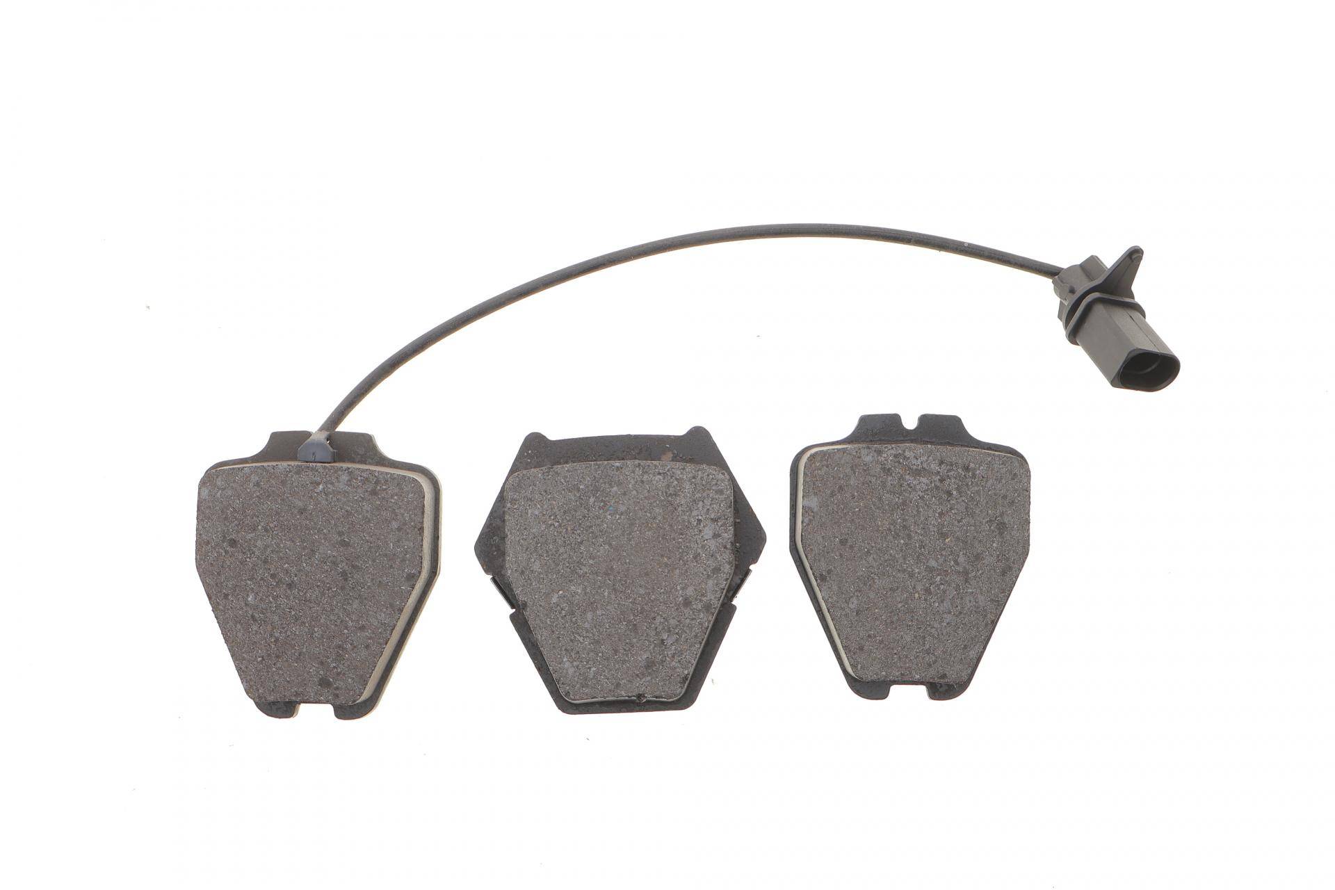Колодки гальмівні (передні) Audi A4 97-01/A6 97-05/VW Passat B5 00-05/Phaeton 02-08 (+датчики)