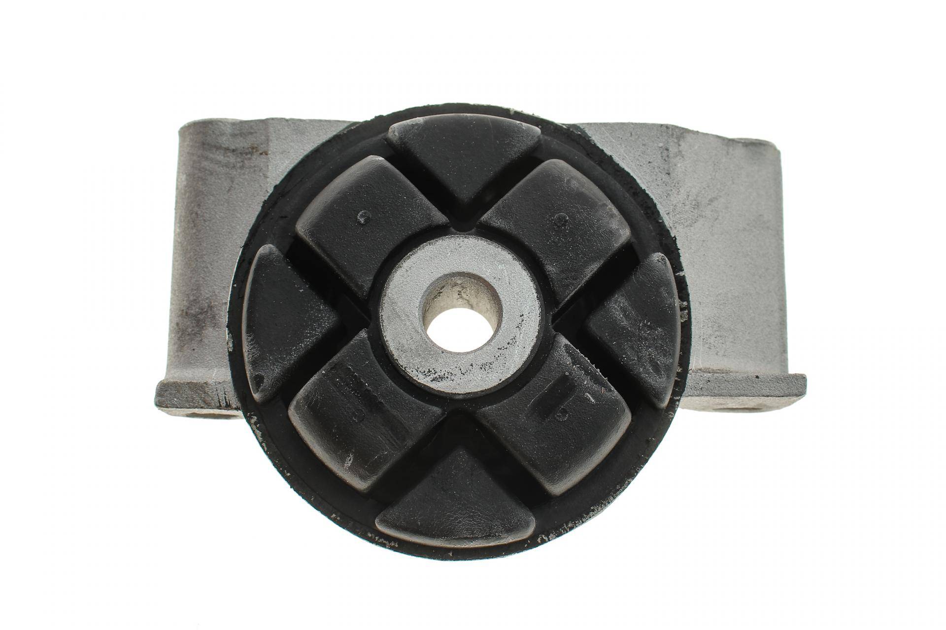Подушка КПП Audi 80/100 1.3-2.8 -96 (L)