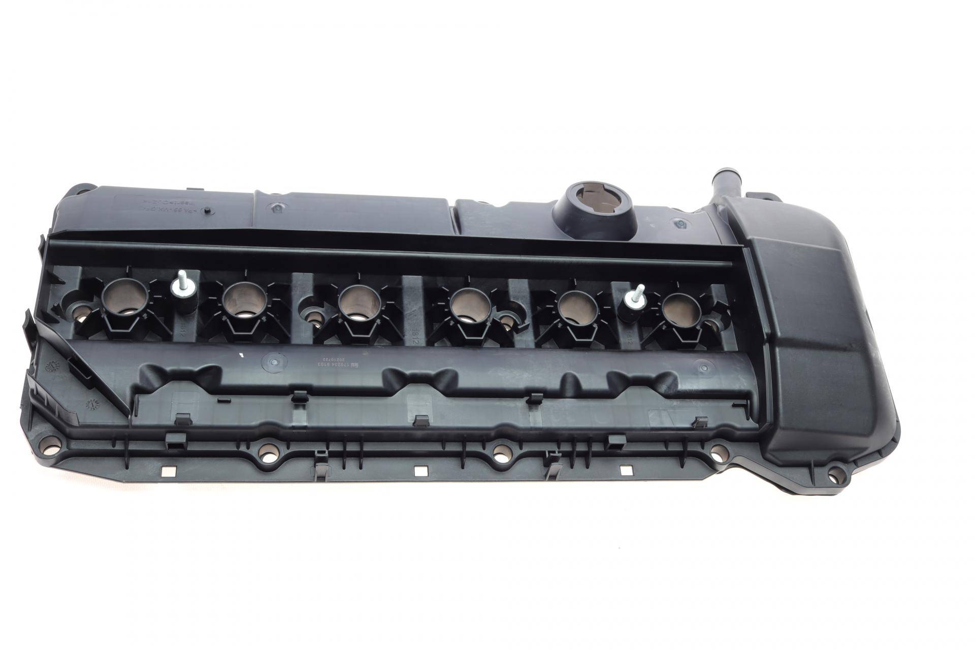 Кришка клапанів BMW 3 (E46)/5 (E39/E60) 3.0 04-11 (M54)