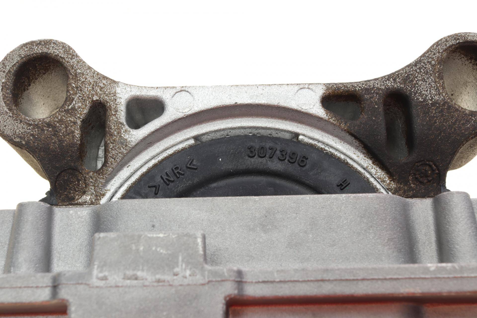 Подушка двигуна (передня) (R) Ford Focus/C-MAX 1.5/1.6 10-/Kuga/Transit Connect 1.5/1.6 13-