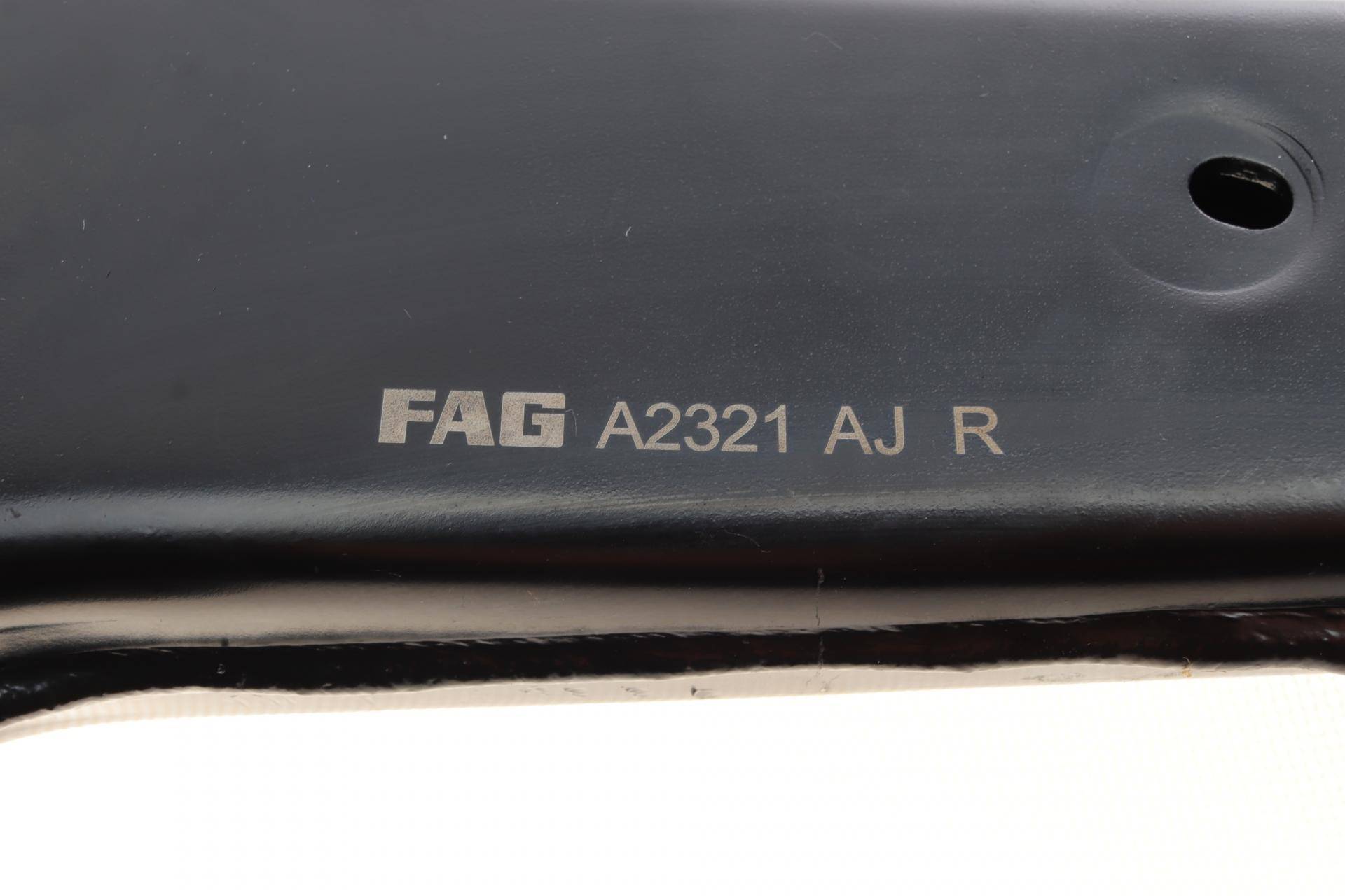 Важіль підвіски (передній/знизу) (R) Ford C-Max 07-10/Focus/Volvo C30/C70/S40/V50 04-12 (з кульовою)