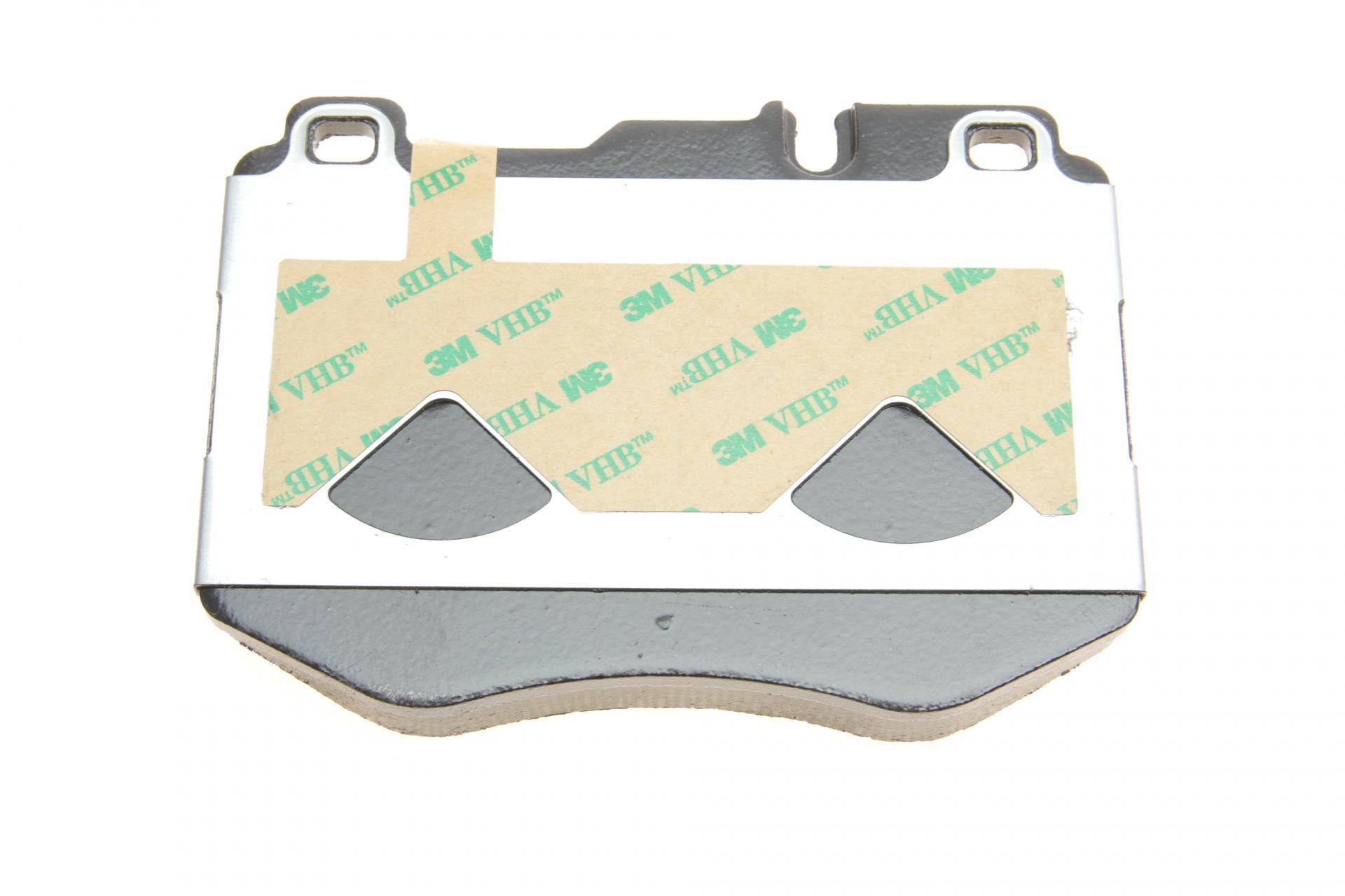 Колодки тормозные (передние) MB C-class (W205)/E-class (W213) 14- (Brembo)