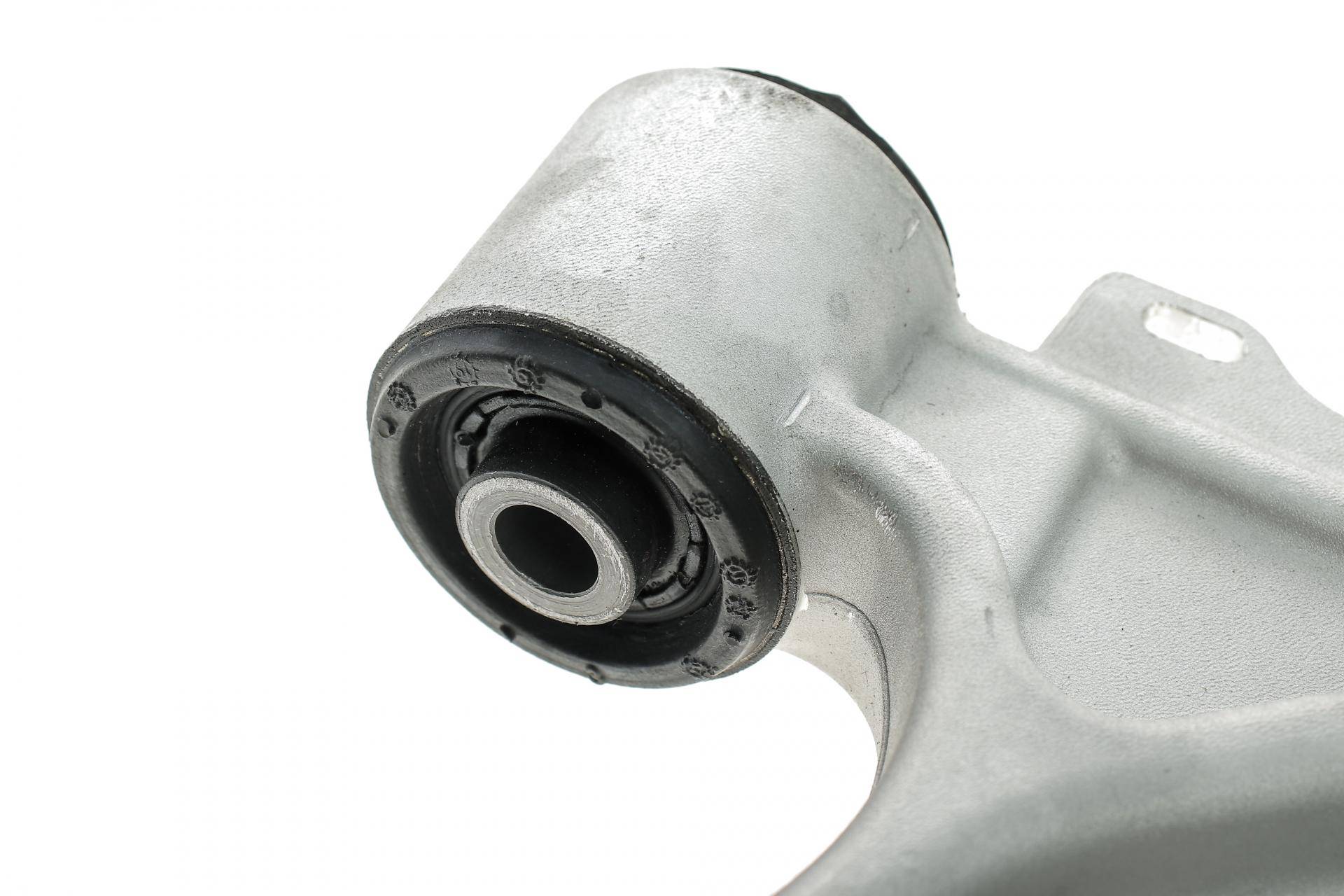 Важіль підвіски (передній) (R) Opel Astra J 1.3-2.0D 09-