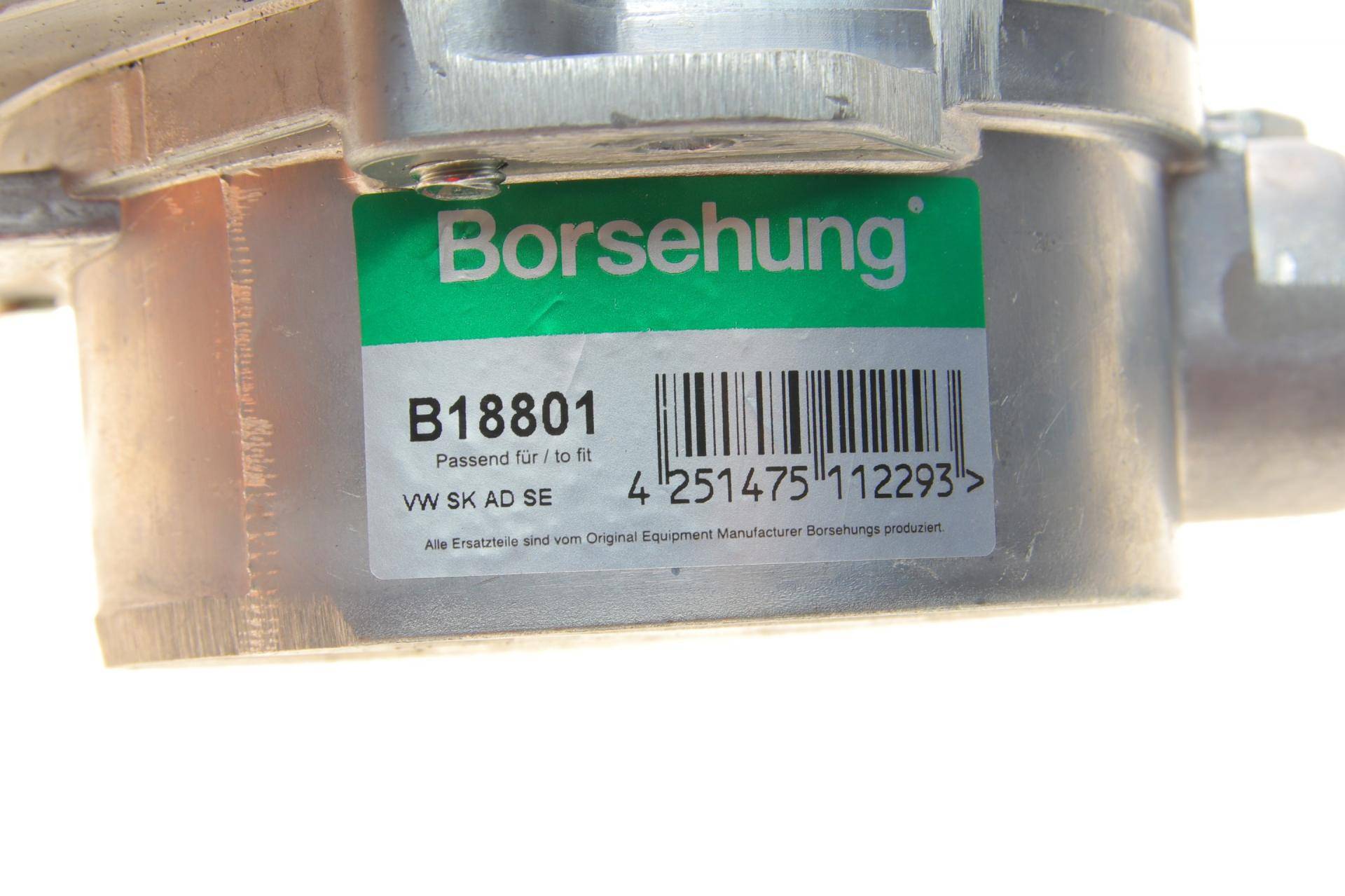 Насос вакуумний VW Golf 1.9SDI/TDI 97-05 (OE VAG)