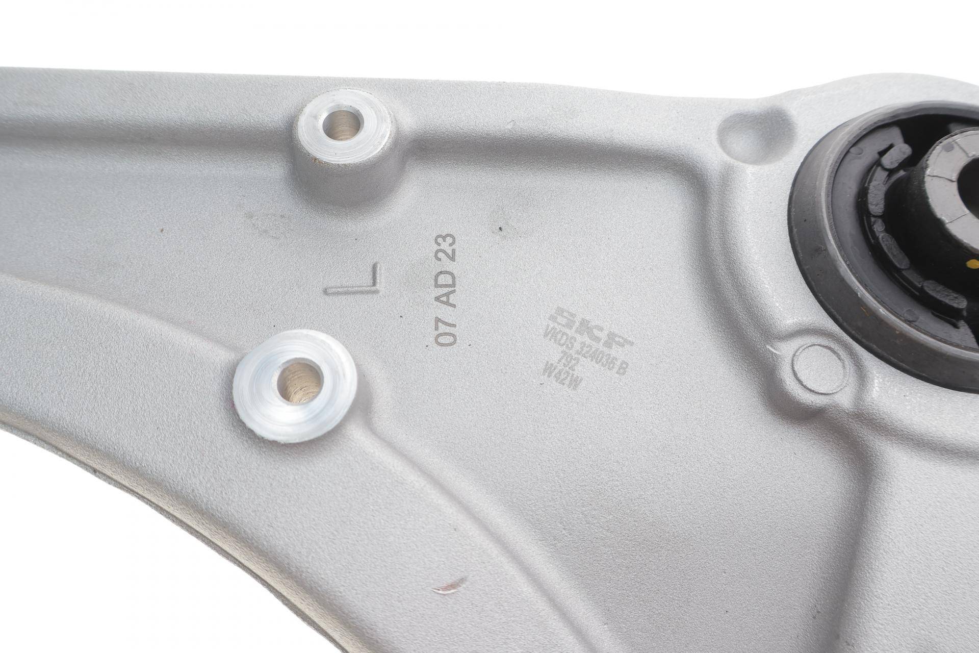Важіль підвіски (передній) (L) Ford Mondeo V 1.0-2.0 TDCi 14-