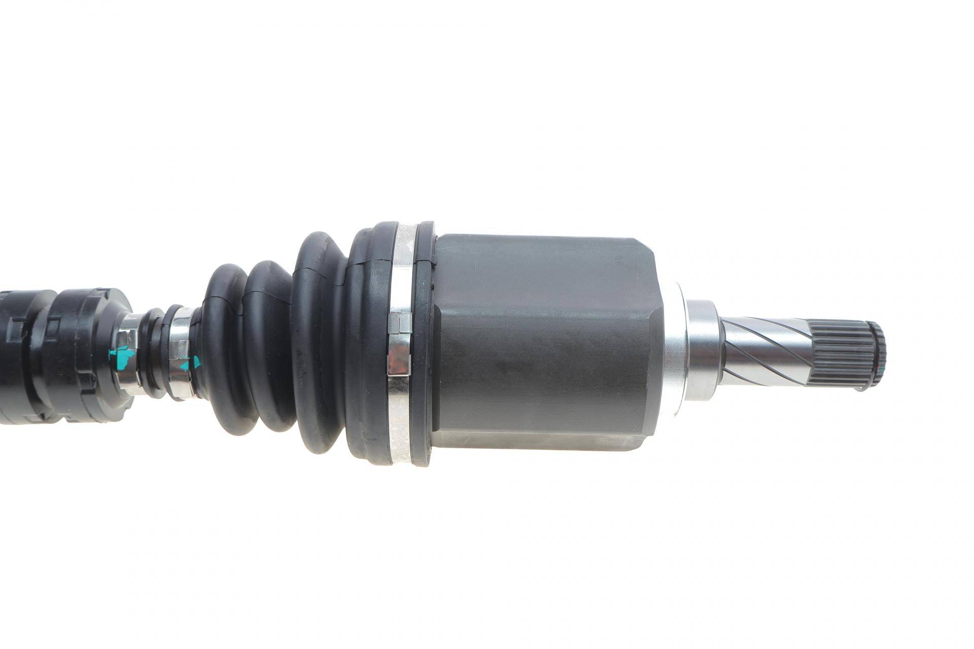 Піввісь (передня) (L) Nissan Qashqai 2.0 07-14 (29x26z/685mm)