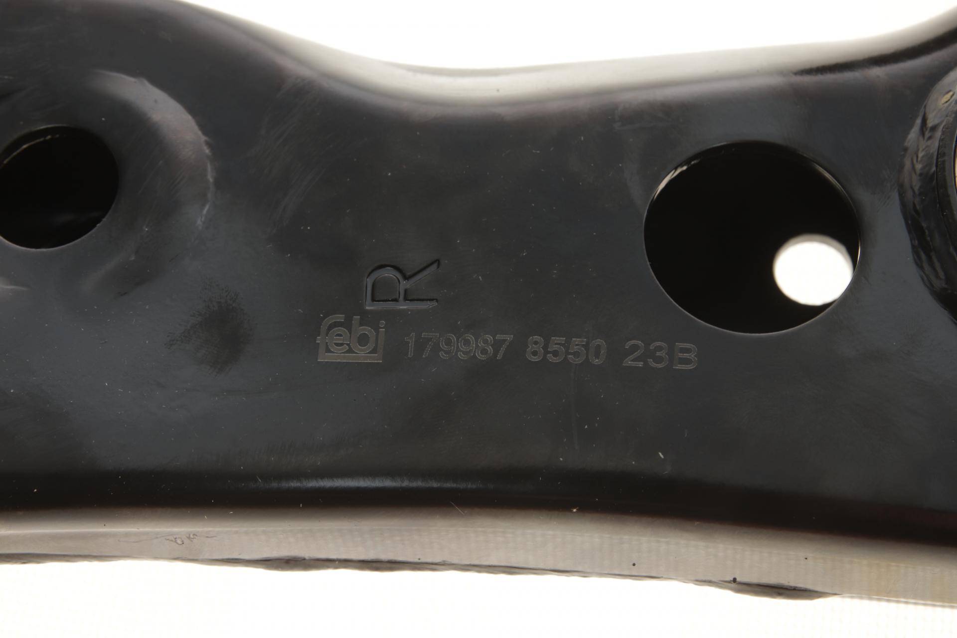 Важіль підвіски (передній/знизу) (R) Toyota RAV4 IV 12-
