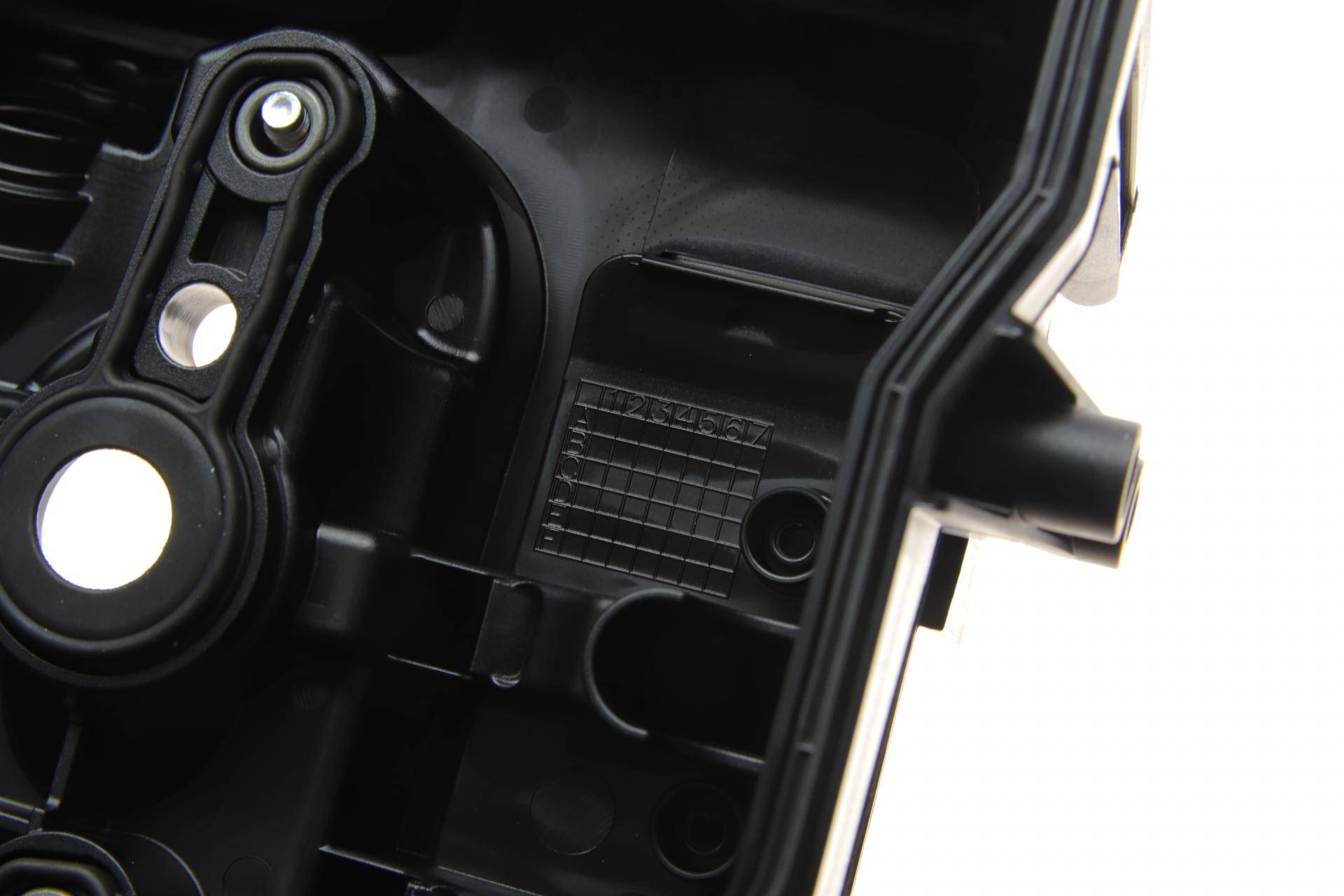 Кришка клапанів BMW 3 (F30/F80)/5 (F10/G30/F90)/7 (G11/G12) 11- B47 D20