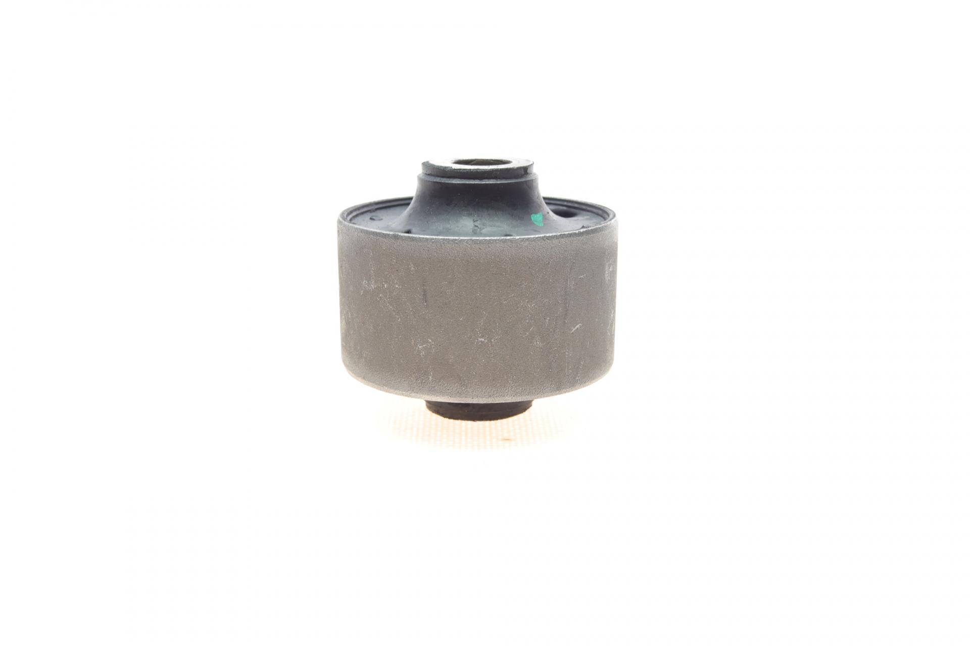 Сайлентблок важеля (переднього/знизу/ззаду) Hyundai Getz 02- (d1=14.3mm/d2=66.5mm)