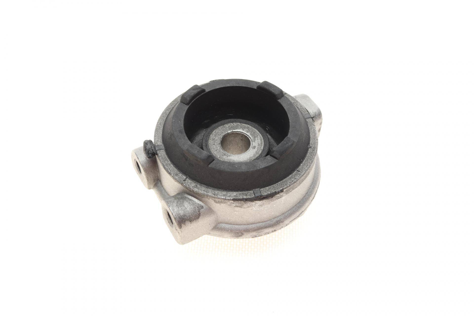 Подушка КПП VW Passat 1.3-1.8 -88