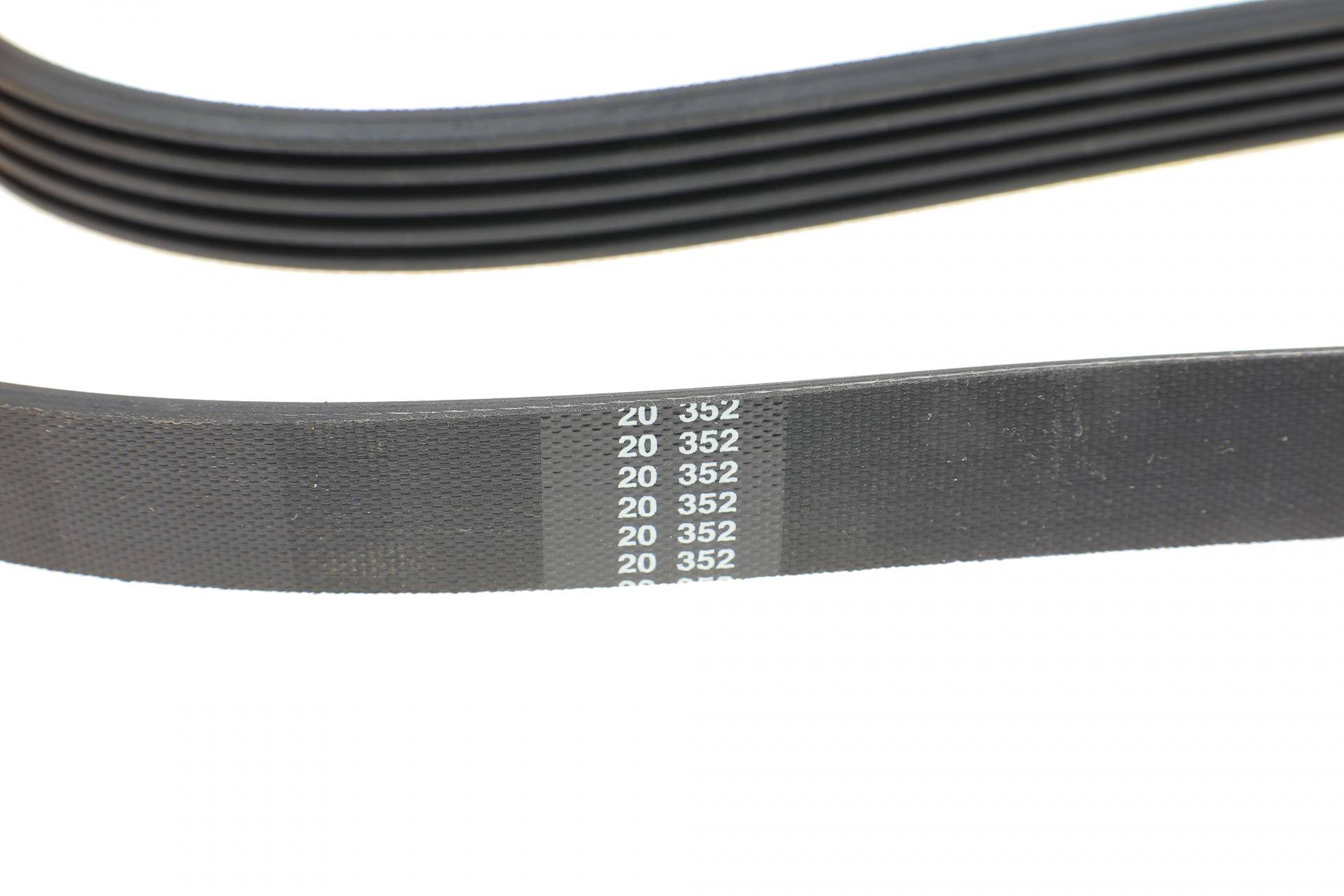 Ремінь генератора Opel Corsa D 1.2/1.4 06-14 (5PK1335)