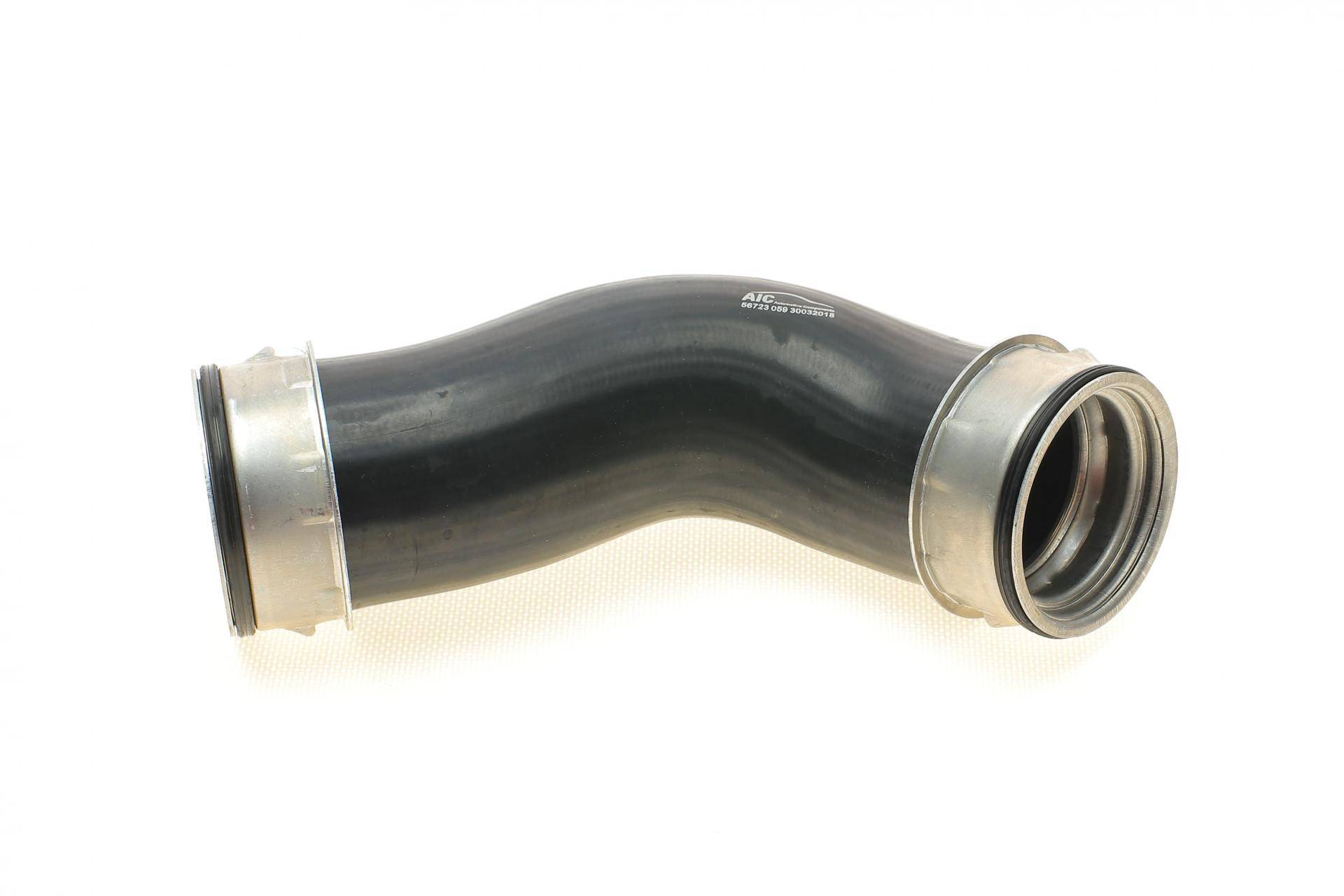 Патрубок інтеркулера (нижній) (L) Audi A3/Skoda Octavia/SuperB/VW Golf/Jetta/Passat 2.0D 03-