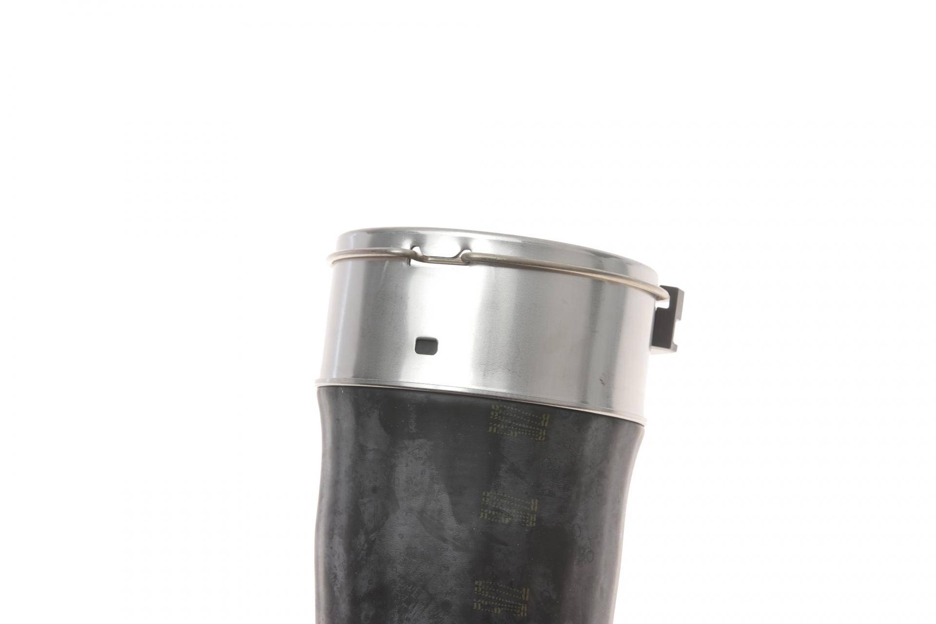 Патрубок інтеркулера (R) BMW 5 (F10/F07) 2.0d 10-16 (B47/N47)