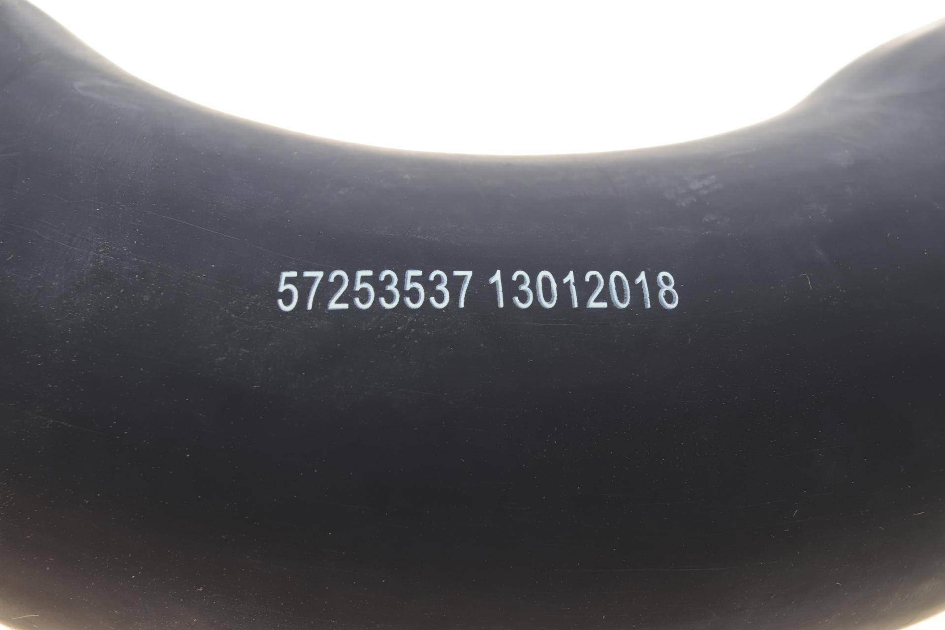 Патрубок інтеркулера (L) BMW 3 (E46)/5 (E39)/7 (E38) 2.5-3.0d 98-05 (M57)