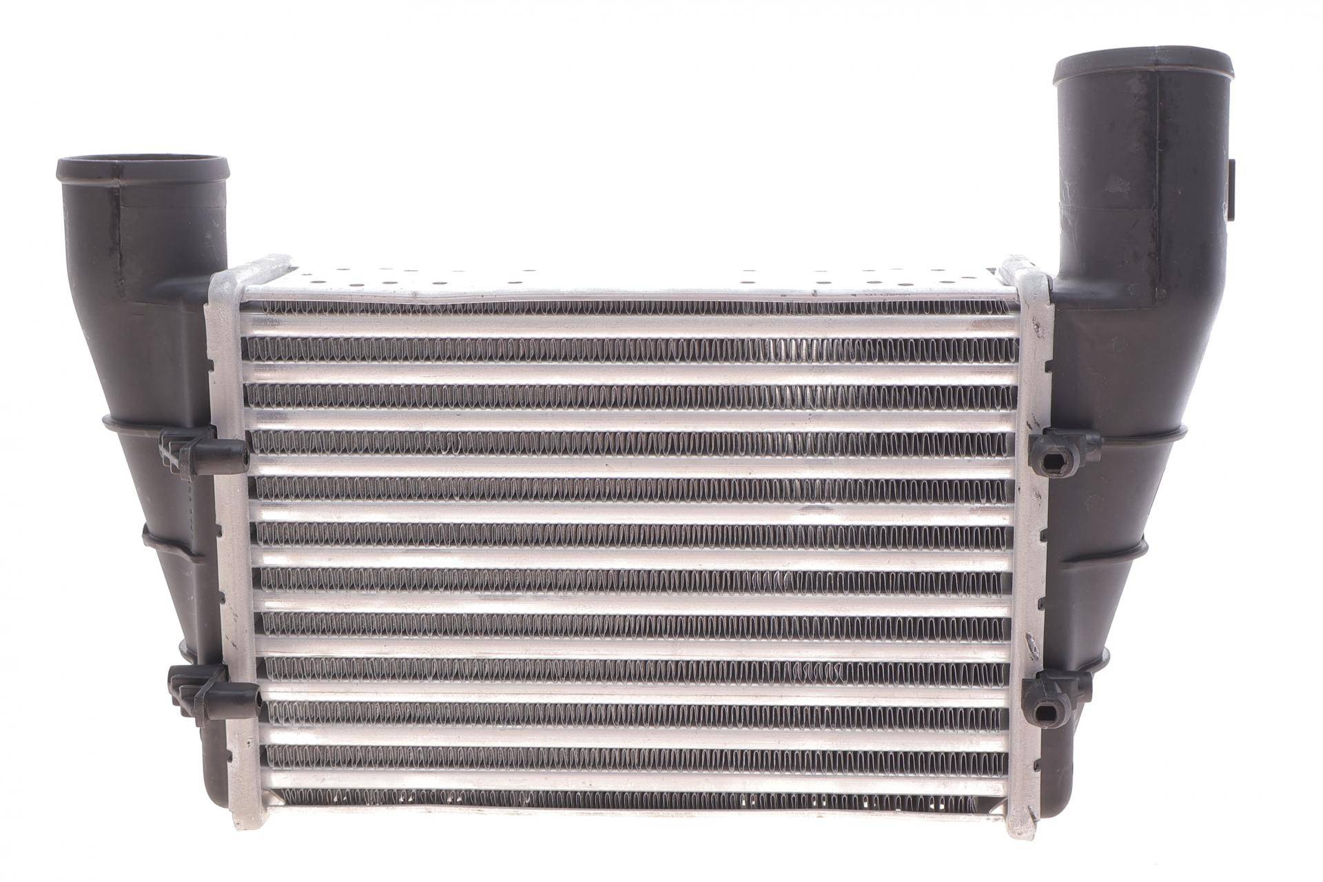 Радіатор інтеркулера Audi A4/A6/VW Passat 1.8/1.9TDI 95-05