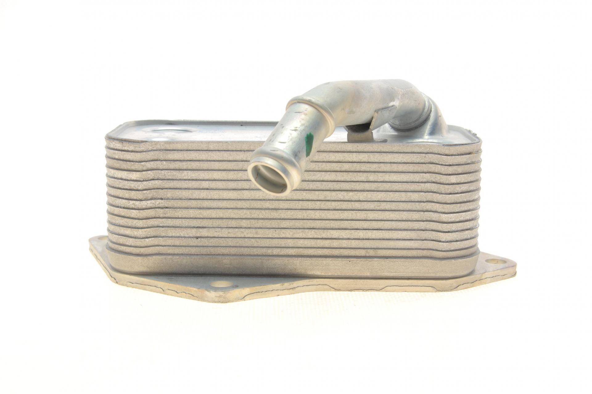 Радіатор масляний BMW 3 (E90)/5 (F10)/6 (E63)/X5 (F15)/X6 (E71) 04-18 B48/N20/N26/N52/N53/N55