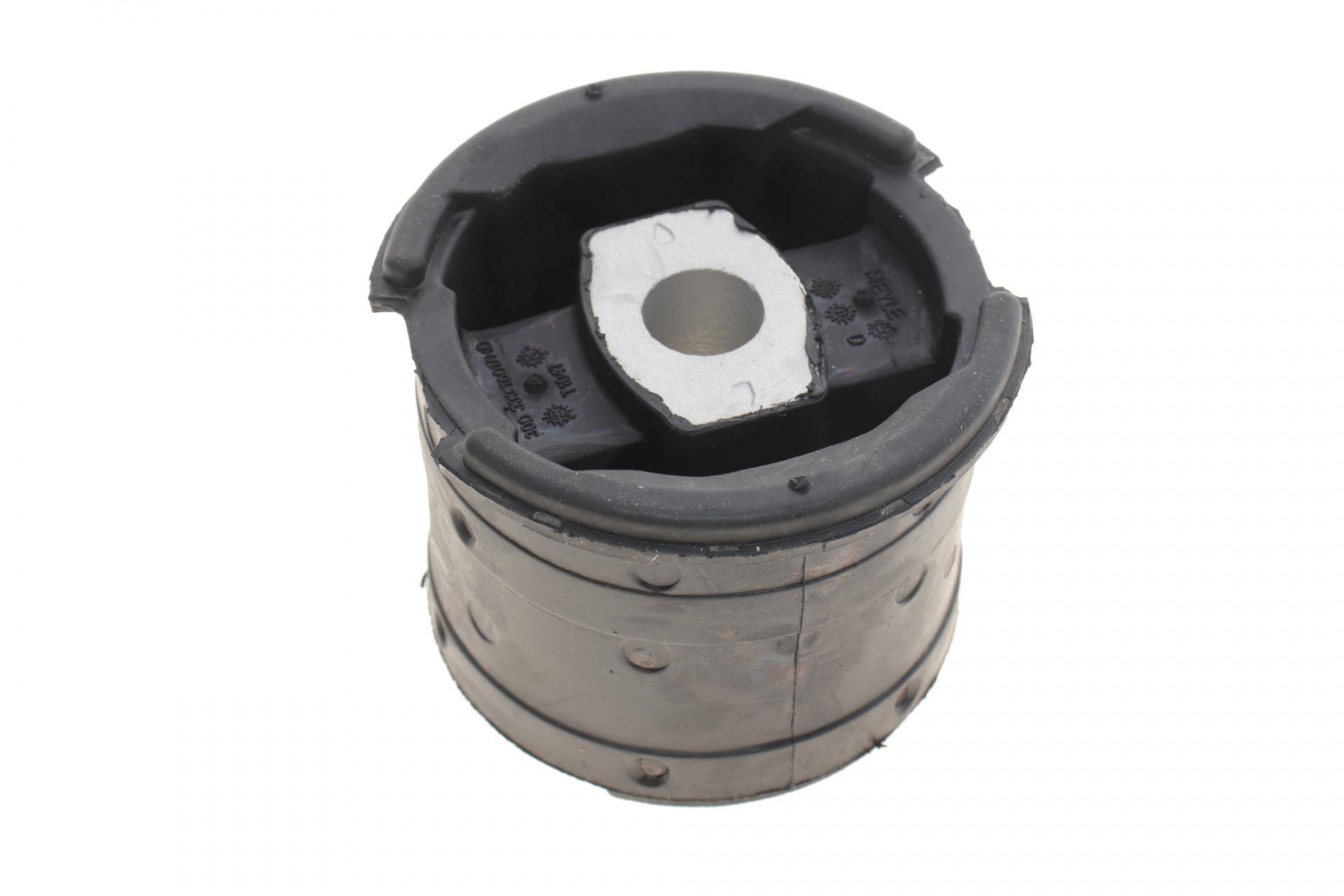 Сайлентблок балки (задньої) BMW 7 (E65/66/67) 3.0-6.0 01-09