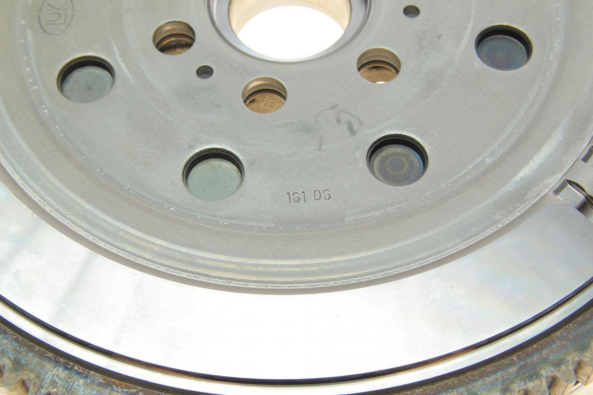 Демпфер зчеплення Opel Astra H/Vectra C 1.9 CDTI 04-