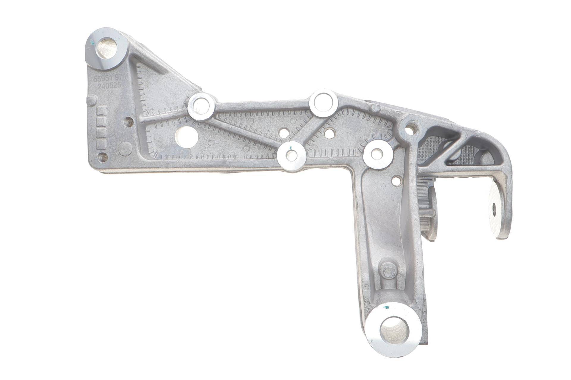 Кронштейн балки (передньої/R) VW Caddy III/IV 04-20