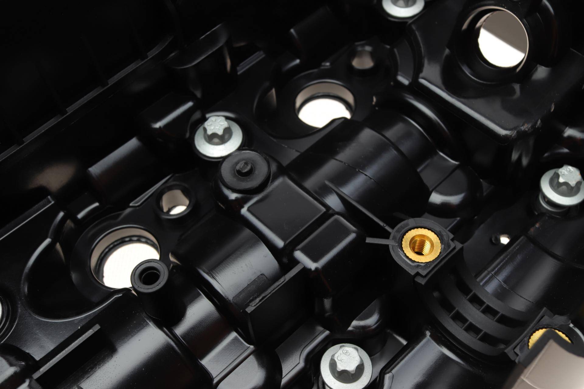 Кришка клапанів BMW 3 (E90/F30/F80)/5 (E60/F10)/X3 (F25)/X5 (F15/F85) 06-18 N47 D16/N47 D20