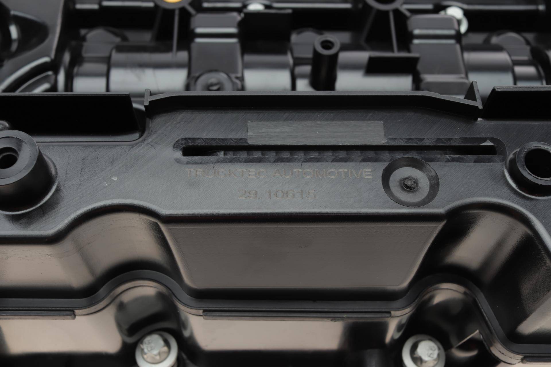 Кришка клапанів BMW 3 (E90/F30/F80)/5 (E60/F10)/X3 (F25)/X5 (F15/F85) 06-18 N47 D16/N47 D20