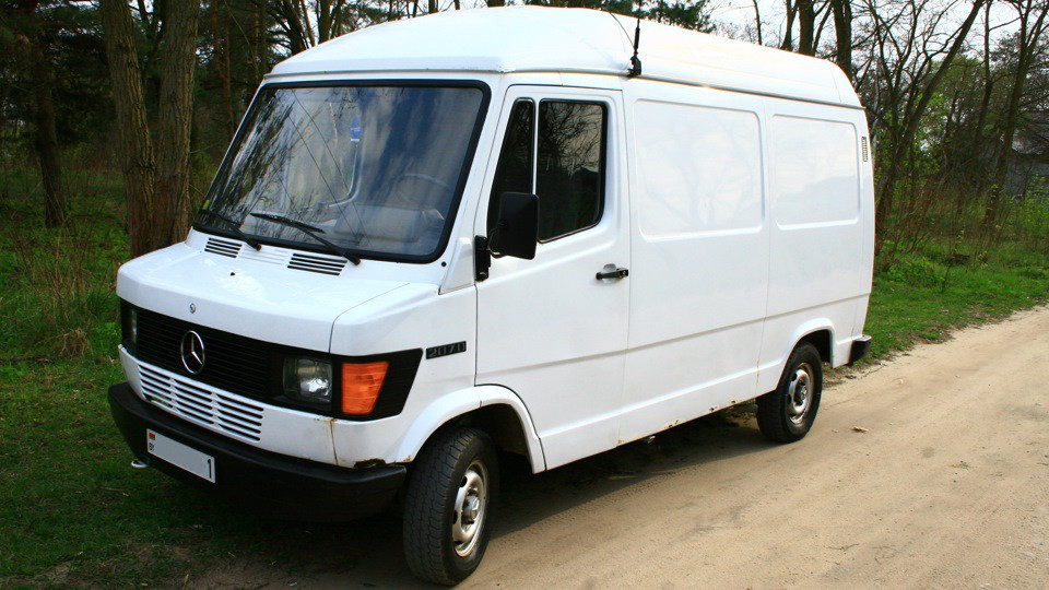 Передні дискові гальмівні колодки MERCEDES 204, 212, 207 — 2007-