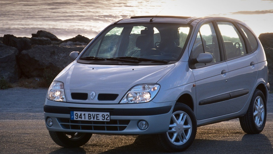 Поворотний кулак передній лівий Рено Кенго, Меган, Сценік - Renault Kangoo, Megane, Scenic 1996-