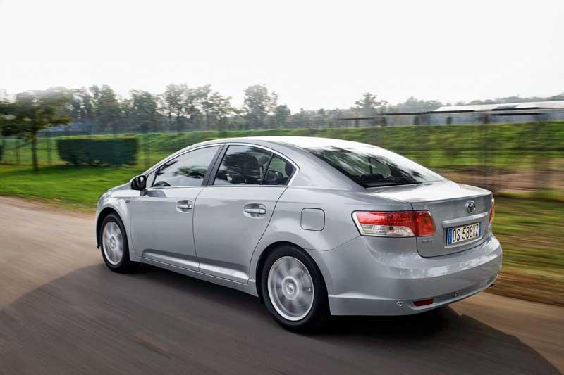 Ремкомплект супорта (переднього) Toyota Avensis 01-09 (d=64mm) (+поршень) (Akebono)